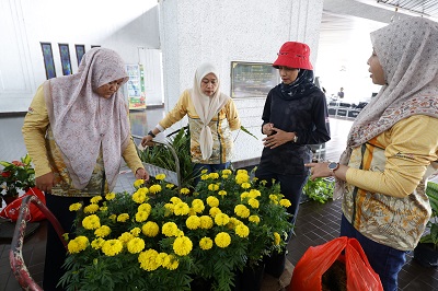 5,000 pokok hidup serikan Majlis Konvokesyen UPM Ke-49